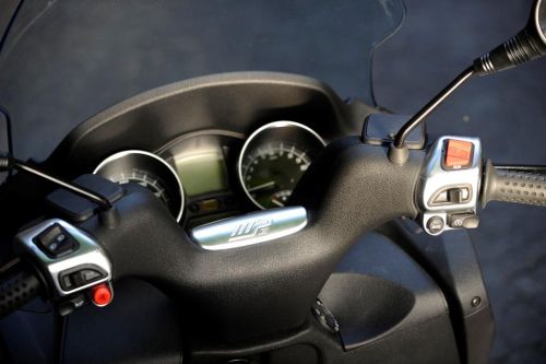 Piaggio MP3 400 LT: te lo pone fácil