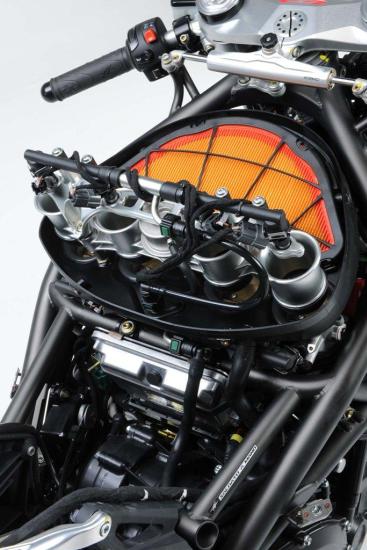 2010 MV Augusta F4 1000R: mamma mia!!!