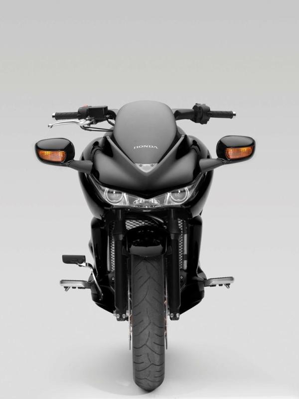Honda DN-01: entre moto y escúter
