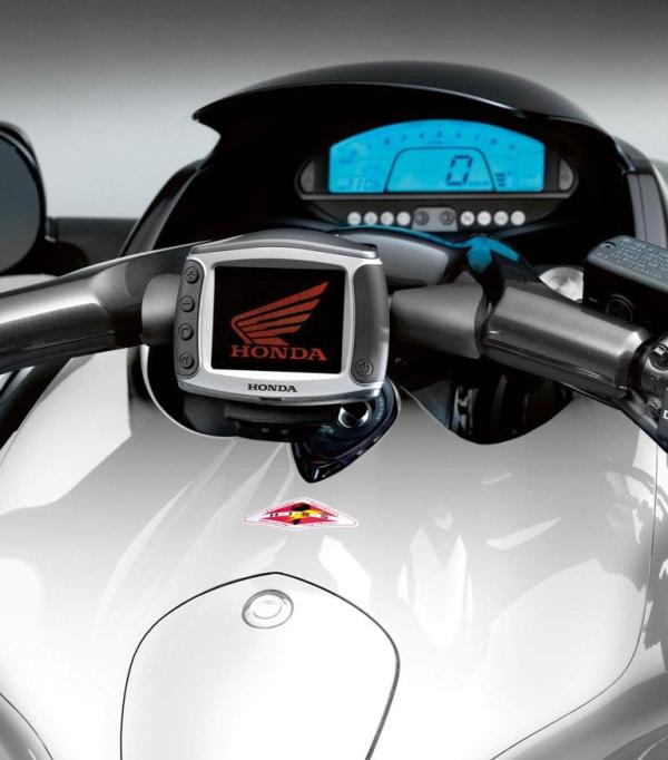 Honda DN-01: entre moto y escúter