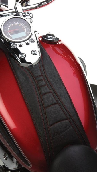 2010 Hyosung Aquila GV 700 ST7: custom económica