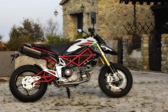 2012 Bimota DB10 B.MOTARD: otra super super motard